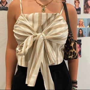 Striped adjustable bow tank